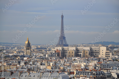 Tour Eiffel dans la pollution, Paris © mat75002
