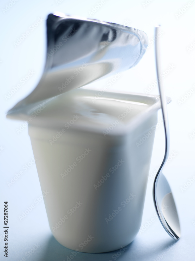 Pot De Yaourt Ouvert Stock Photo Adobe Stock