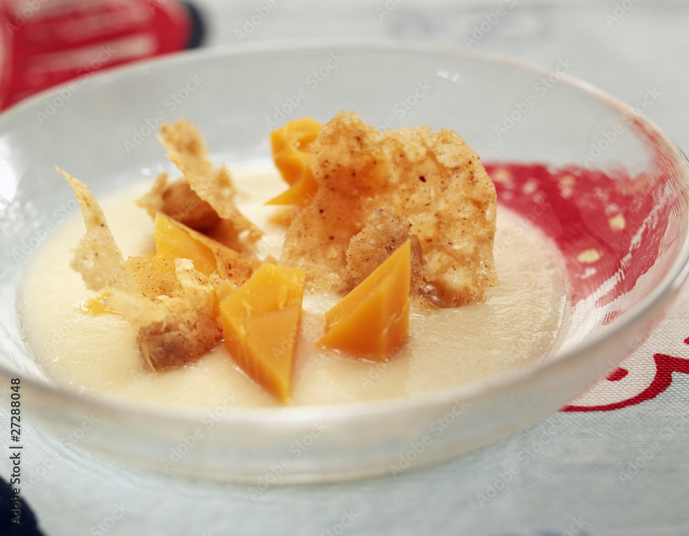 Crème cherimoya, amandes, mimolette Crème cherimoya, amandes, mimolette
