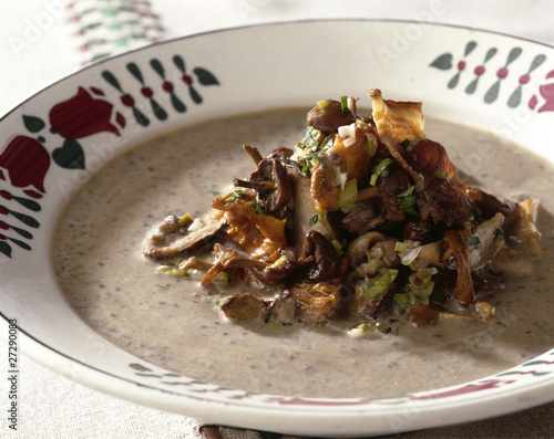 Crème de lentilles et poêlée de champignons photo