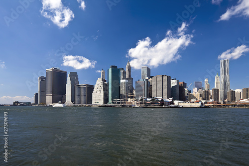 The New York City skyline © kropic