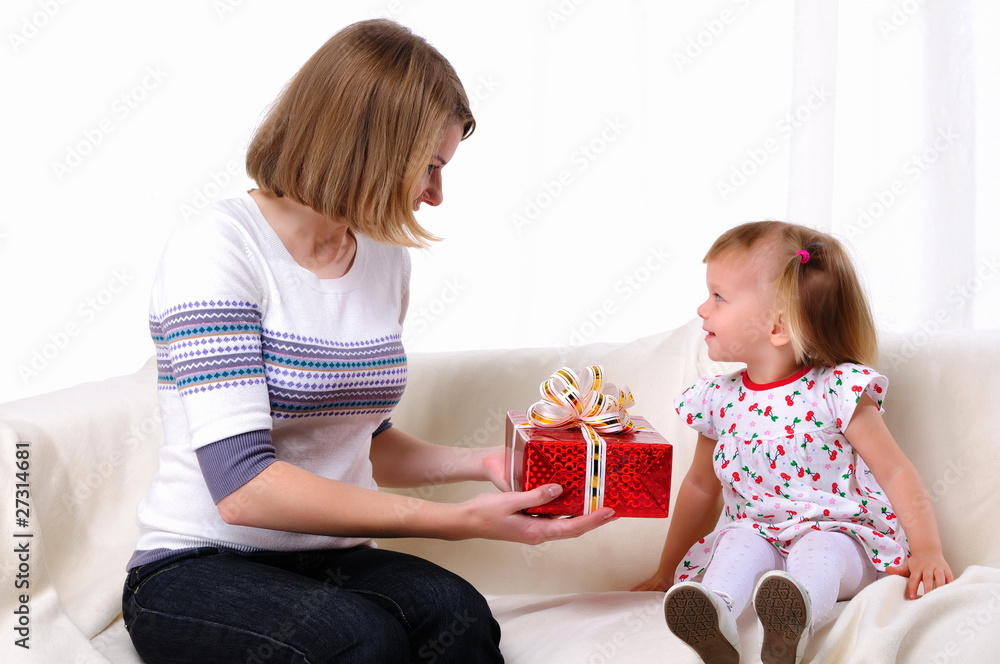 Mom gives daughter gift Mom gives daughter gift