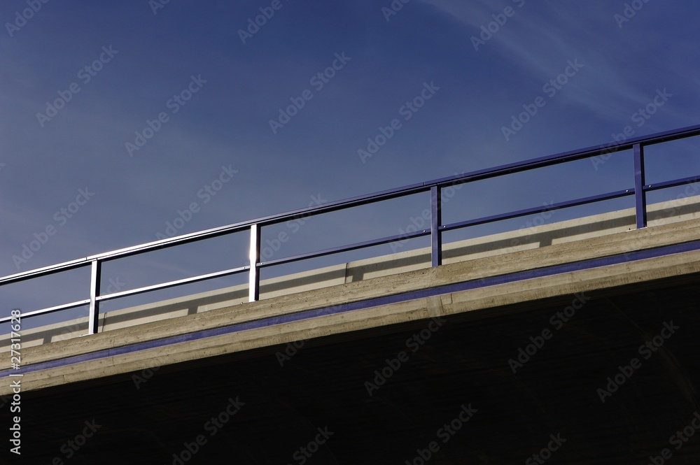 Fototapeta premium Details einer Betonbrücke