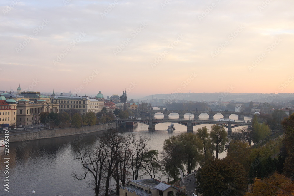 Fototapeta premium Brücken in Prag (Moldau)