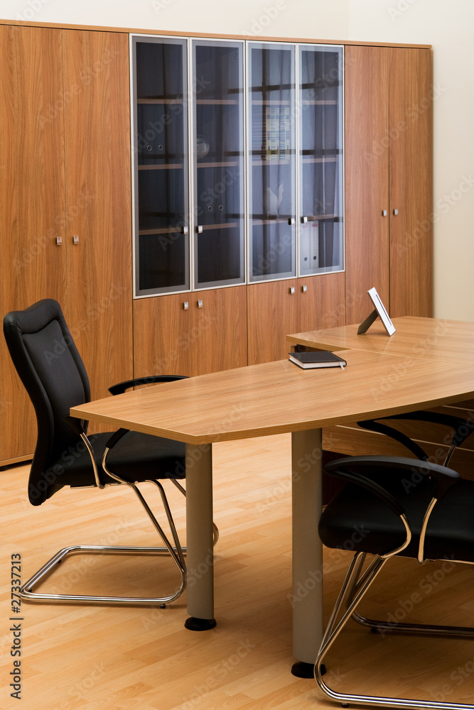 Fototapeta premium Table, chairs and bookcase