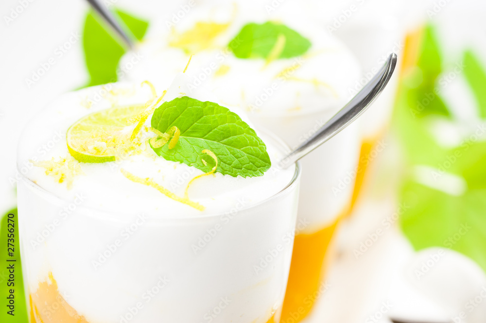 Papaya with lemon cream