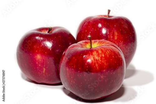 Drei frische rote Äpfel