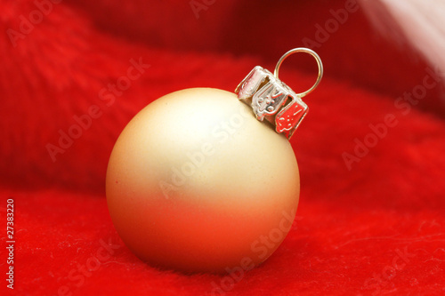 gold bauble photo