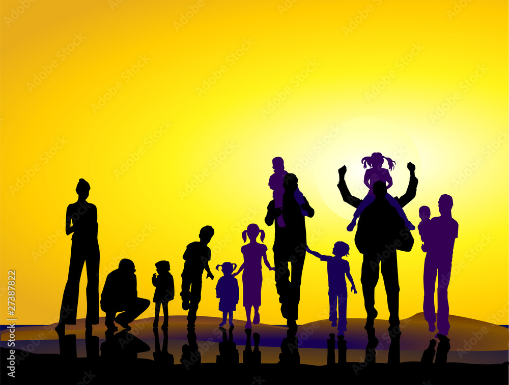 Fototapeta premium Familien vor Sonnenuntergang