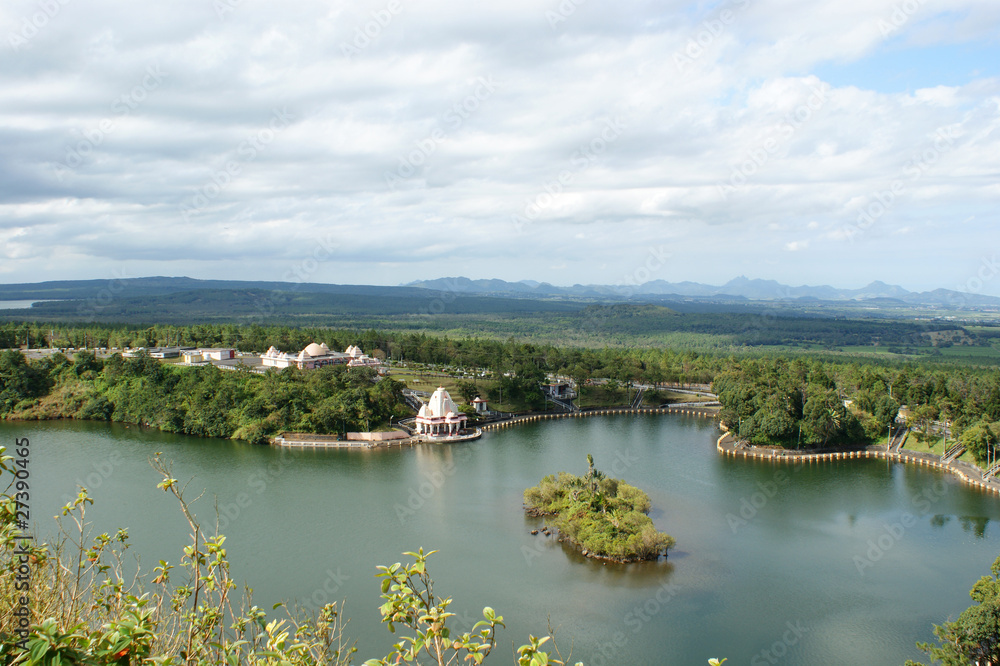 Lac sacré et temples hindou de Grand Bassin
