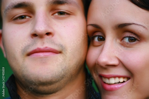 Wallpaper Mural Happy young couple. Torontodigital.ca