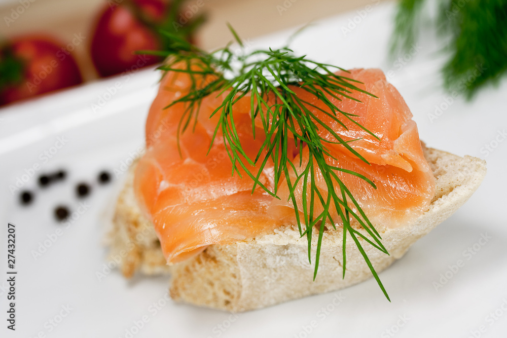 Baguette mit Lachs und Dill Stock-Foto | Adobe Stock