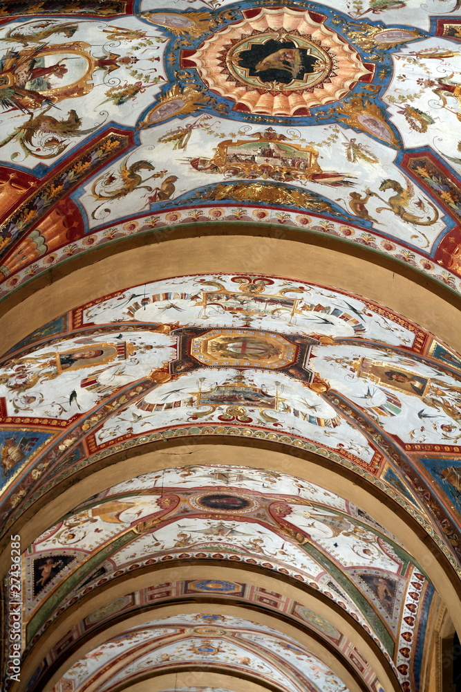 soffitto con affreschi a Bologna