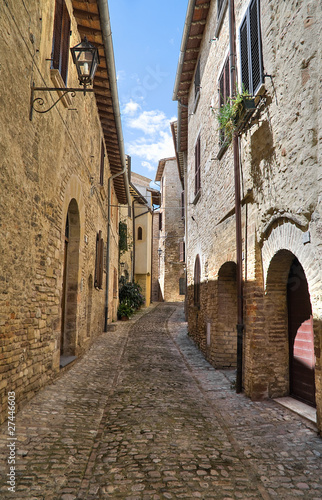 Alleyway. Montefalco. Umbria.