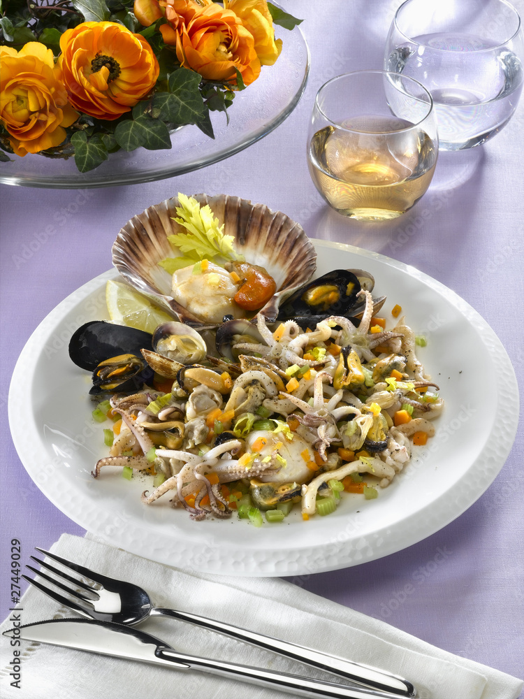 salade de fruits de mer - frutti di mare - seafood salade de fruits de mer - frutti di mare - seafood