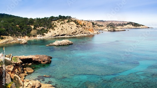 Vistas de Ibiza, isla Mediterránea en España © Pakmor