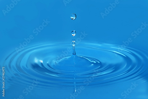 water drops enters into water