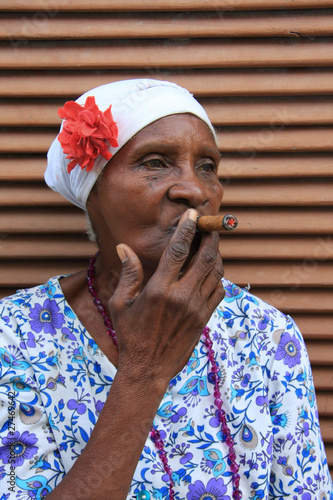 Фотография Cigar lady
