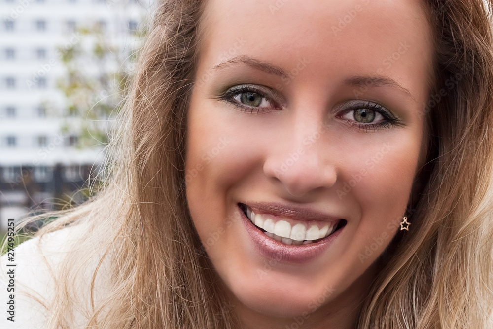 Fototapeta premium Cute smiling girl