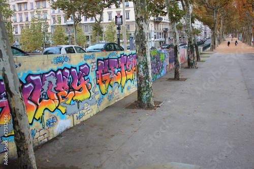 berges du rhône, graffitis