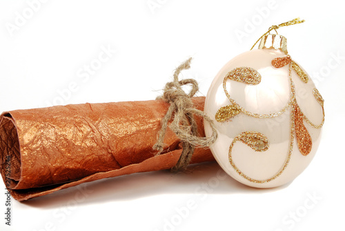 Fotografie Parcel and a fur-tree toy