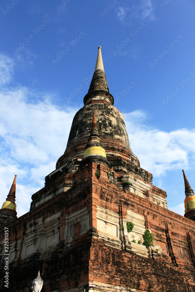 Fototapeta premium Ruined Old Temple of Ayutthaya, Thailand,