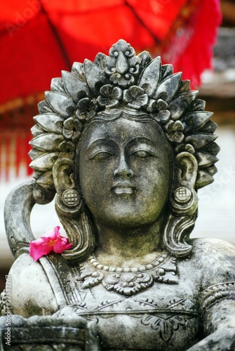 Wallpaper Mural statuette Torontodigital.ca