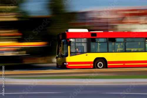 Obraz Autobus miejski i transport publiczny