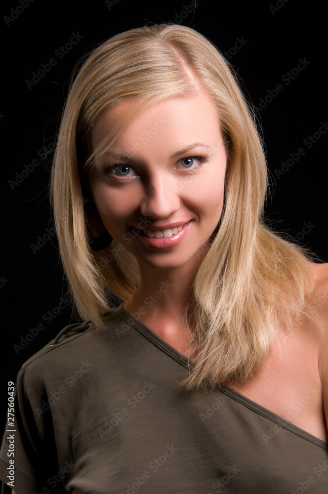 Naklejka premium Portrait of a beautiful blonde woman
