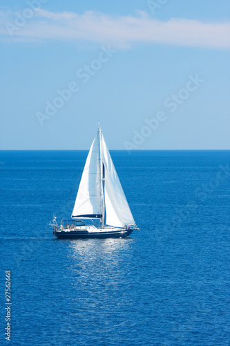 yacht in the sea © phant