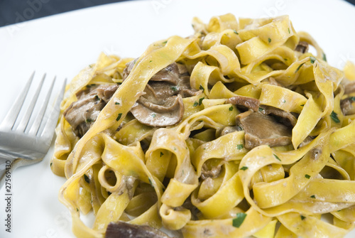 Tagliatelle ai funghi porcini, Tagliatelle with mushrooms