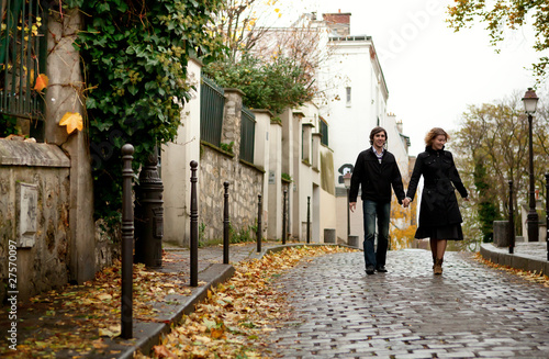 Photography Couple in Paris at Montmartre