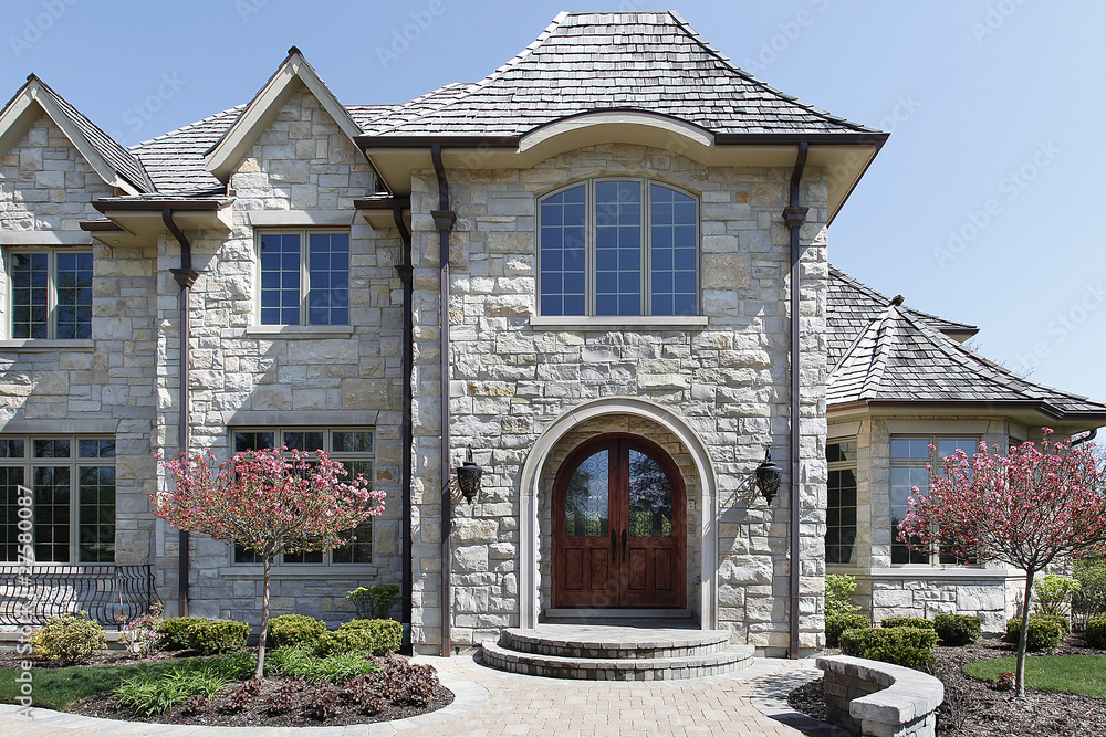 Entry way with rounded door