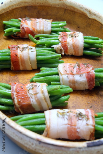 Tableau sur toile Fagots haricots verts et lard fumé