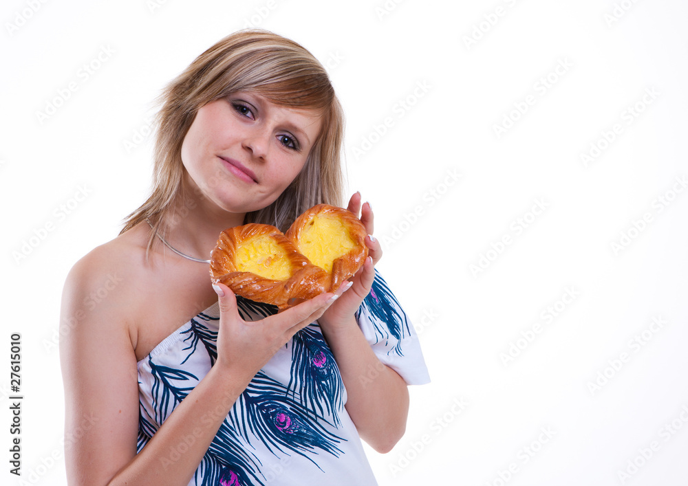 Junge Frau mit Puddingplätzchen Junge Frau mit Puddingplätzchen