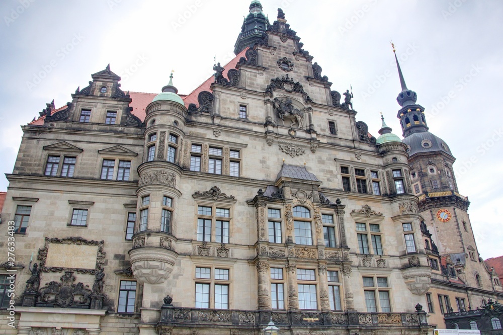 Obraz premium façade d'immeuble à dresde