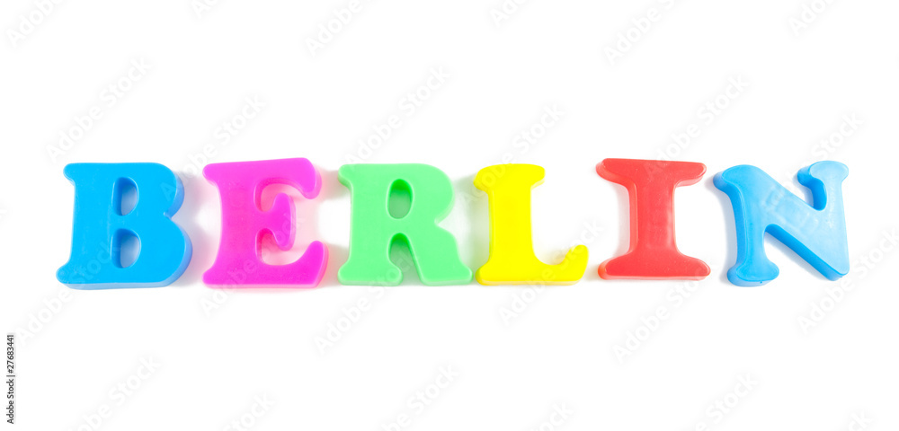 Naklejka premium berlin written in fridge magnets on white background