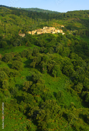 Corse  village de montagne   Perro casavecchi