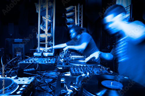 Bild auf Leinwand fondo musical con DJs