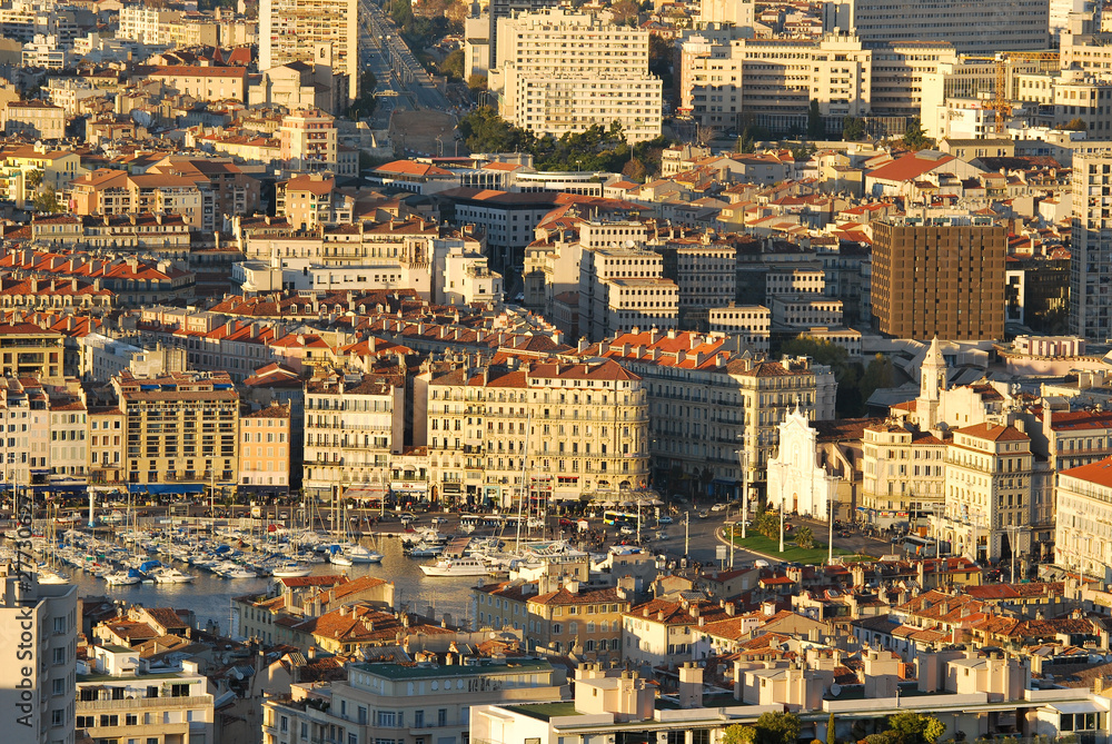 Soirée sur le Vieux Port de Marseille