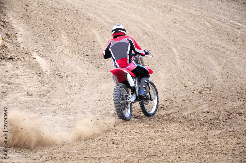 Moto racing