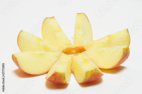 Apfel in acht Teilen