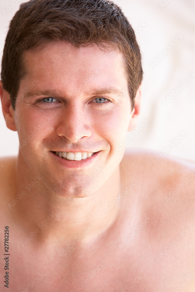 Obraz premium Portrait Of Happy Young Man