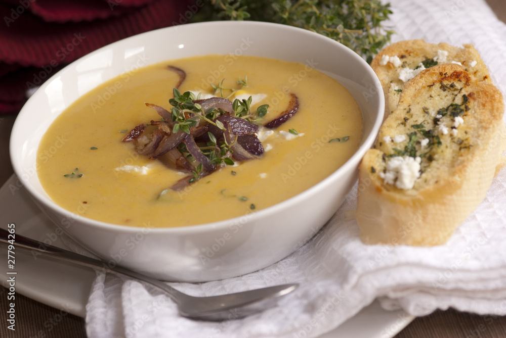 Butternut squash soup with goat's cheese and onion Butternut squash soup with goat's cheese and onion