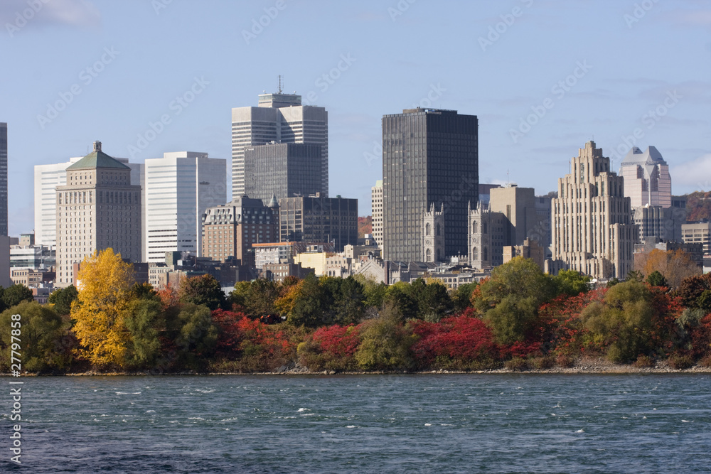 Obraz premium Nontreal i Saint Lawrence River jesienią