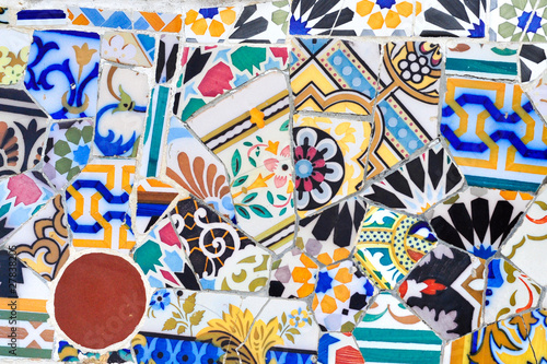 Fototapeta Mosaic detail in Guell park in Barcelona