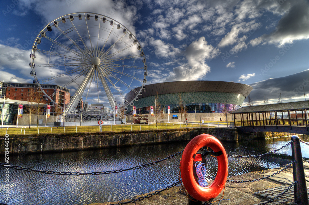 Echo Arena and Wheel, Liverpool, England. - obrazy, fototapety, plakaty 