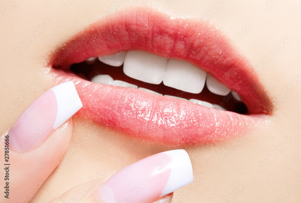 Naklejka premium lips-zone make-up