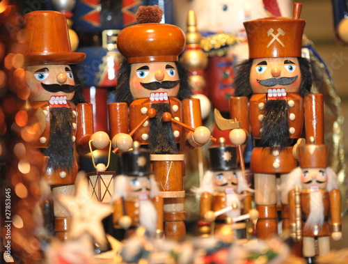 Nußknacker auf dem Weihnachtsmarkt