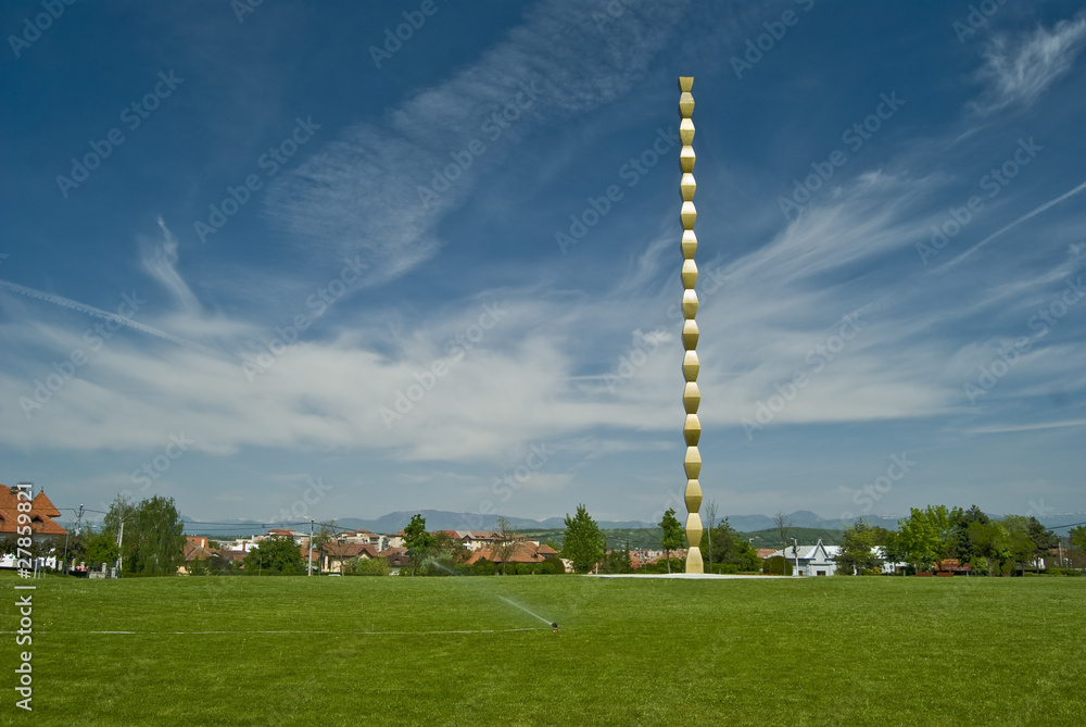 Obraz premium Green park with a sculpture masterpiece